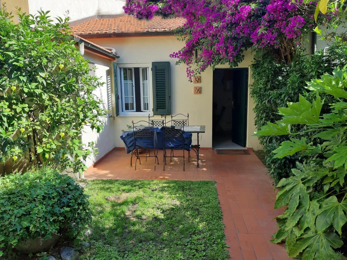 Villino San Martino 350M Dal Mare With Covered Parking เวียเรจโจ ภายนอก รูปภาพ