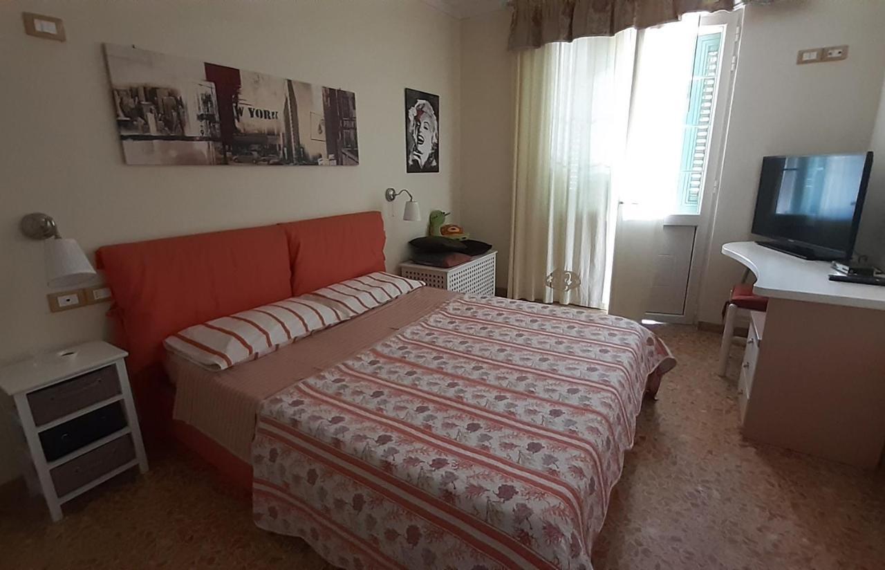 Villino San Martino 350M Dal Mare With Covered Parking เวียเรจโจ ภายนอก รูปภาพ