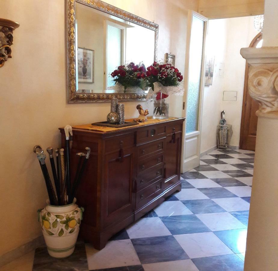 Villino San Martino 350M Dal Mare With Covered Parking เวียเรจโจ ภายนอก รูปภาพ
